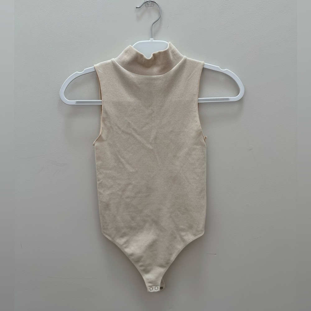 Good American Cream Sleeveless Bodysuit